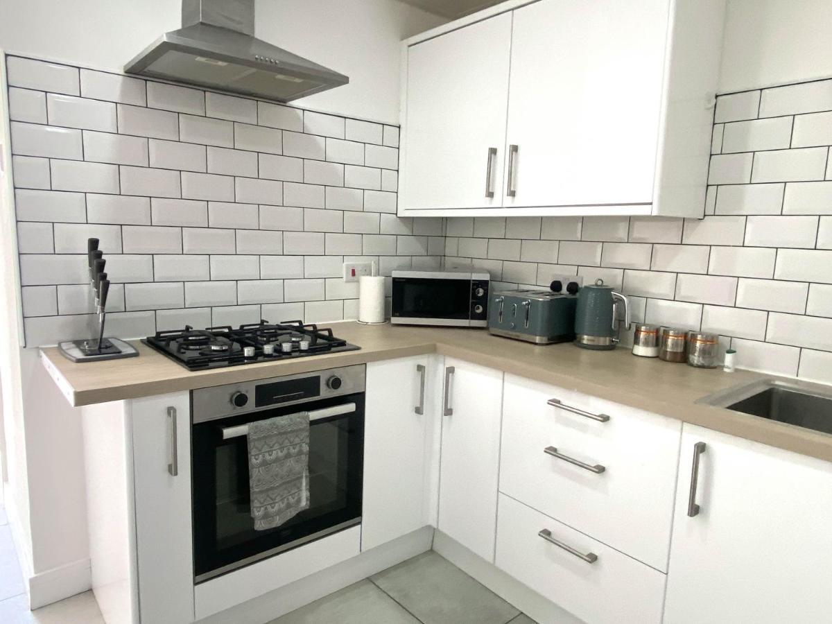 Апартаменты 2 Bed Town Centre Nr Theatre Free Park Wi-Fi & Garden Эйлсбери Экстерьер фото