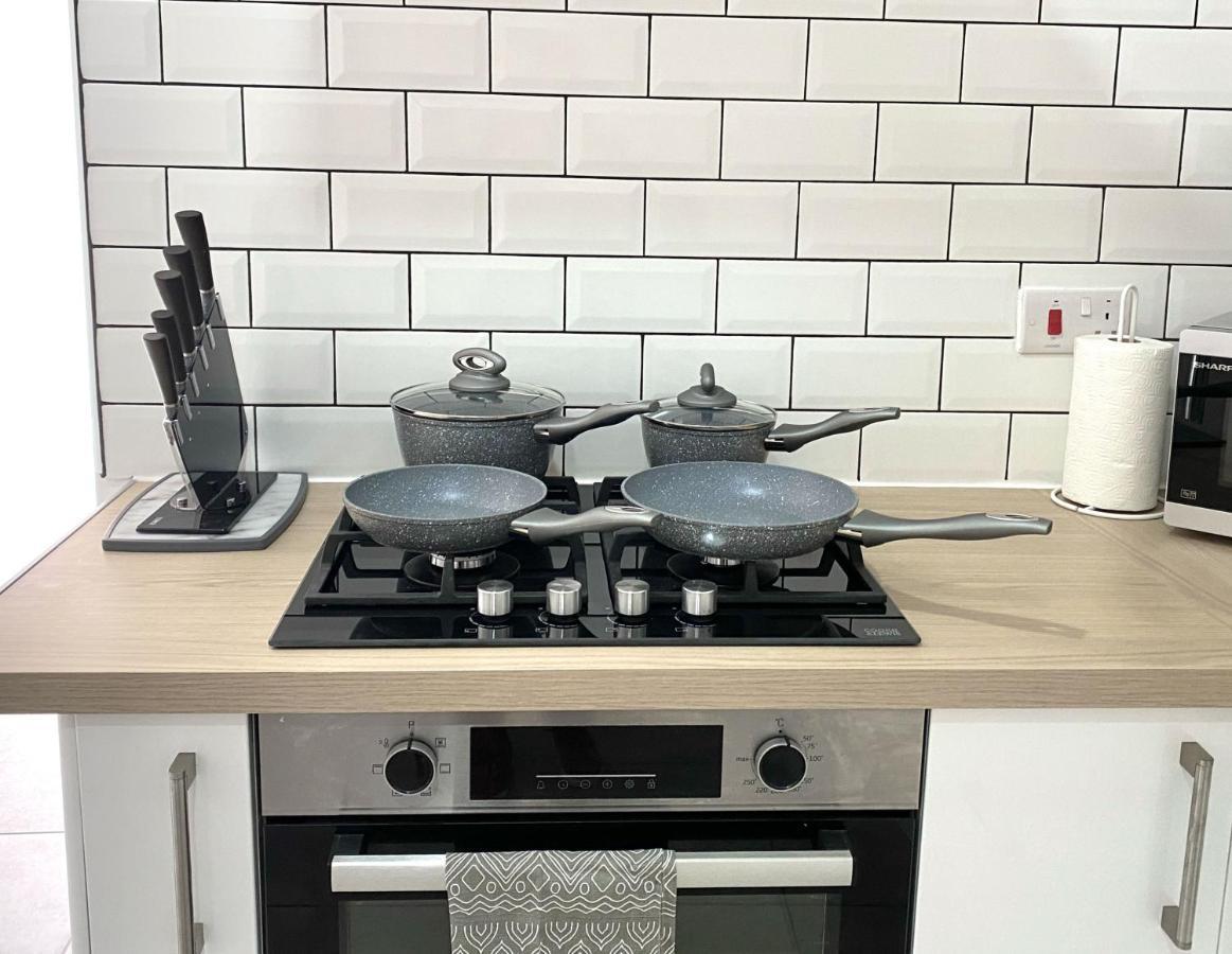Апартаменты 2 Bed Town Centre Nr Theatre Free Park Wi-Fi & Garden Эйлсбери Экстерьер фото