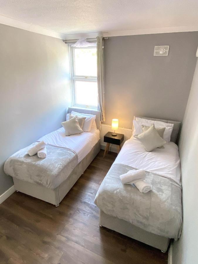 Апартаменты 2 Bed Town Centre Nr Theatre Free Park Wi-Fi & Garden Эйлсбери Экстерьер фото